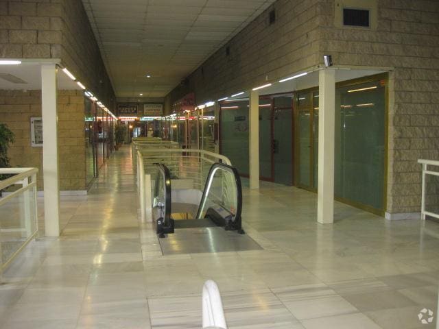 Calle Santillana del Mar, 14, Boadilla del Monte, Madrid en venta - Foto del edificio - Imagen 3 de 10