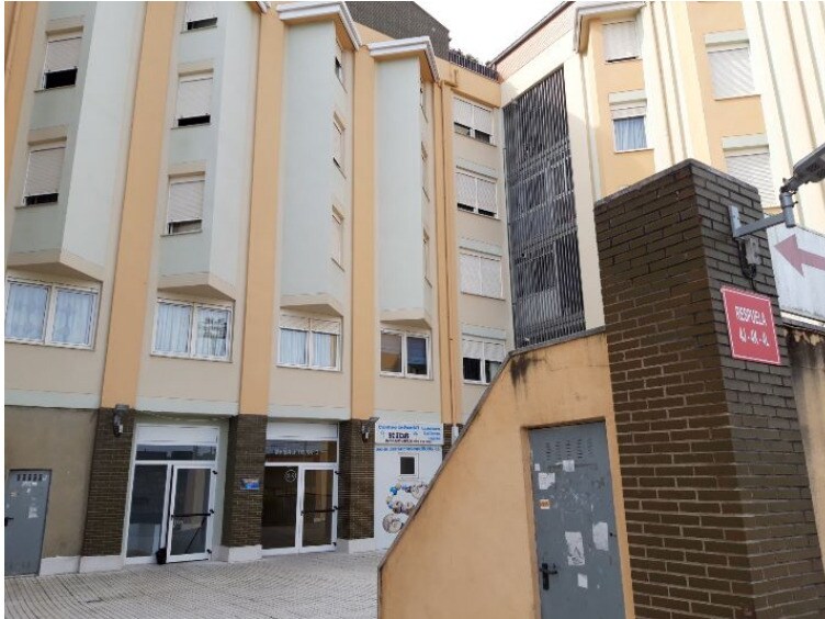 Local en Santa Cruz de Bezana en venta - Foto del edificio - Imagen 2 de 27