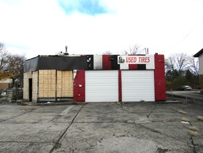 8822 W Appleton Ave, Milwaukee, WI en alquiler Foto del edificio- Imagen 1 de 3