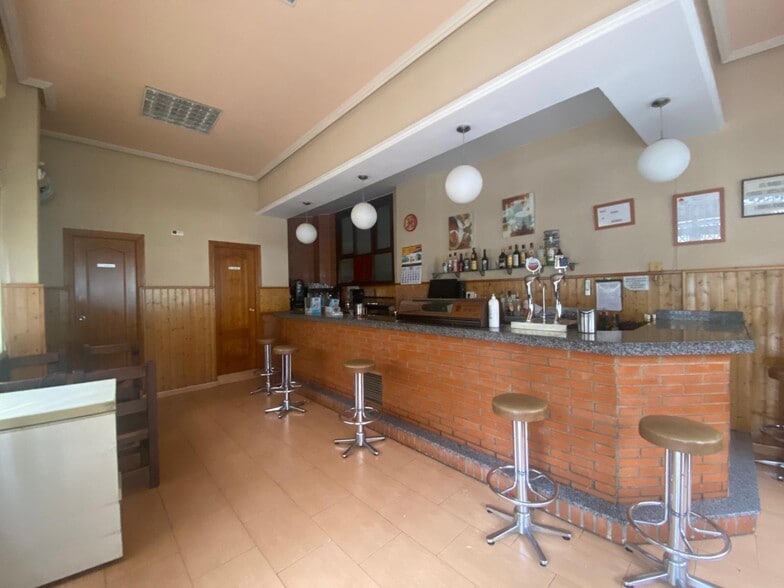 Local en Cáceres en venta - Foto del edificio - Imagen 3 de 16