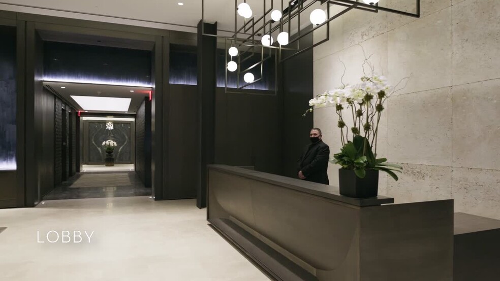 106 W 56th St, New York, NY en alquiler - Vídeo de anuncio comercial - Imagen 3 de 20