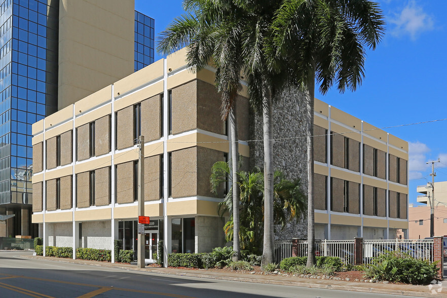 2550 S Douglas Rd, Coral Gables, FL en alquiler - Foto del edificio - Imagen 1 de 26