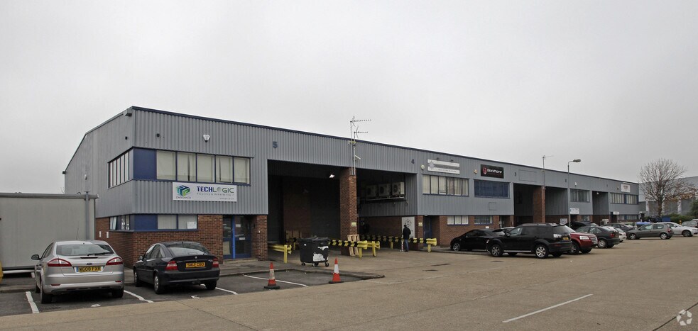 Blackthorne Rd, Slough en alquiler - Foto principal - Imagen 1 de 4