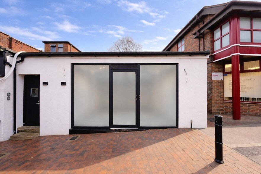 1-3 Eleanors Cross, Dunstable en alquiler - Foto del edificio - Imagen 1 de 1