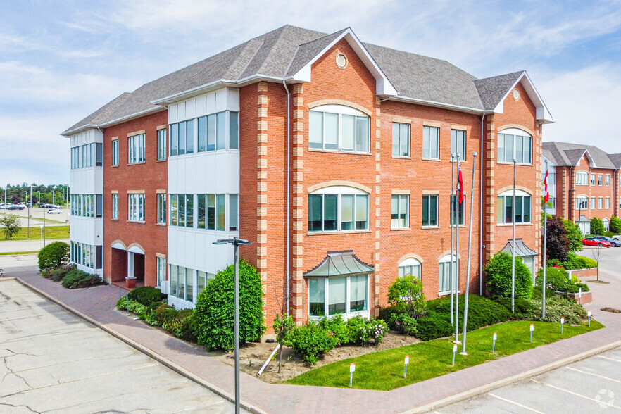 199 County Court Blvd, Brampton, ON en alquiler - Foto principal - Imagen 1 de 4