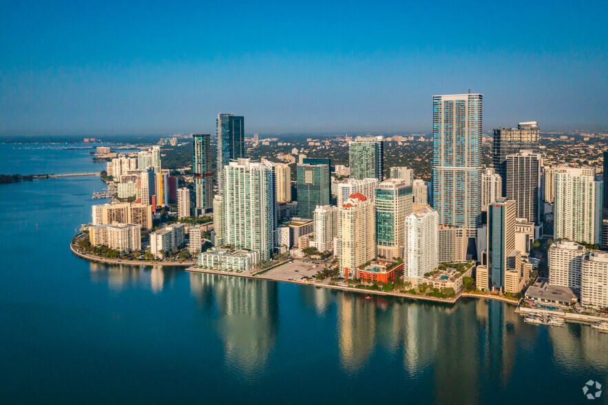 1111 Brickell Ave, Miami, FL en alquiler - Vista aérea - Imagen 3 de 15