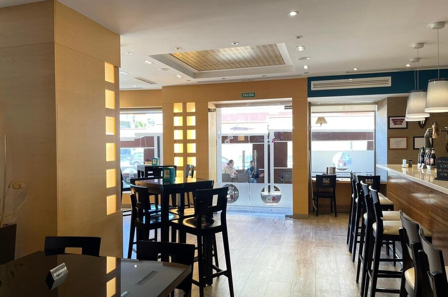 Local en Mijas, Málaga en venta - Foto del interior - Imagen 3 de 19