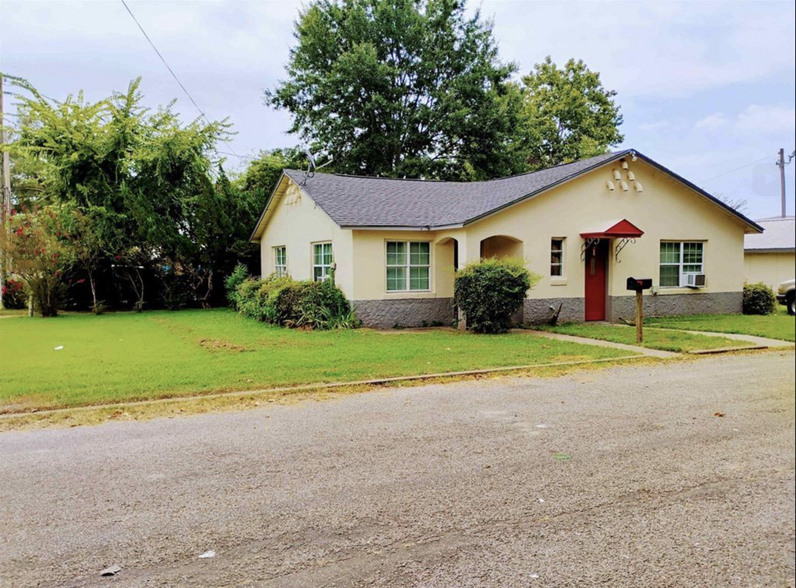 302 E 11th St, Mount Pleasant, TX en venta - Foto del edificio - Imagen 2 de 5