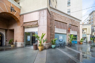 580 N Atlantic Blvd, Monterey Park, CA en alquiler Foto del edificio- Imagen 1 de 11