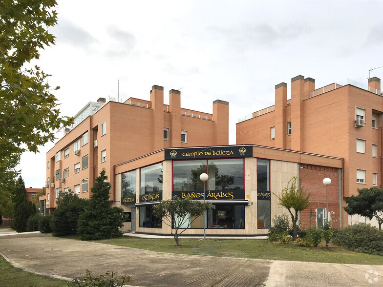 Avenida De Velázquez, 4, Rivas-Vaciamadrid, Madrid en alquiler - Foto del edificio - Imagen 2 de 3