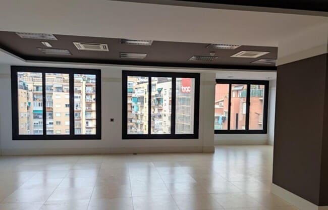 Más detalles de Avinguda de Madrid, Barcelona - Oficina/Local en alquiler