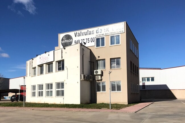 Más detalles de Avenida Vidrio, 18, Azuqueca de Henares - Nave en venta