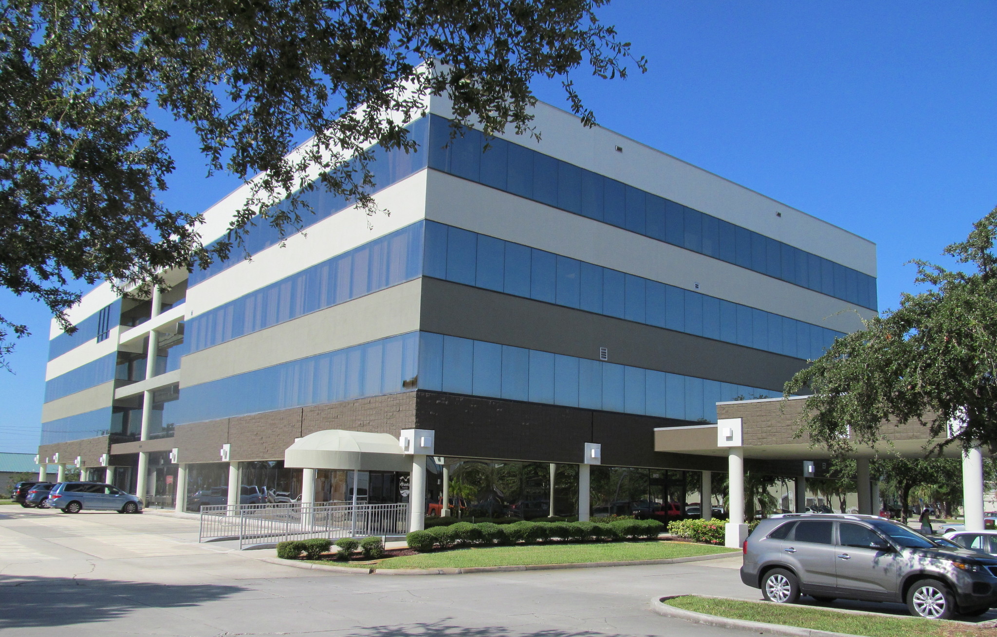 1344 S Apollo Blvd, Melbourne, FL en alquiler Foto del edificio- Imagen 1 de 8