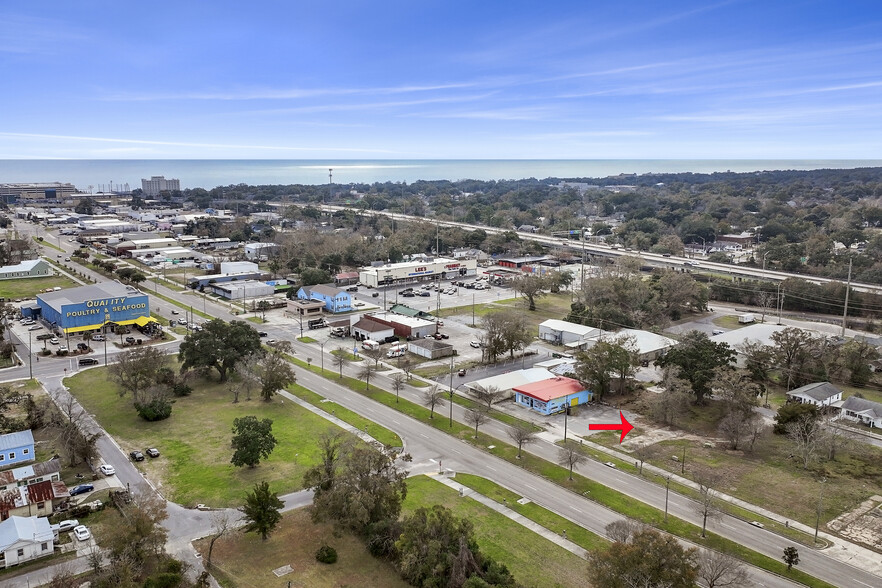 323 Caillavet St, Biloxi, MS en venta - Foto del edificio - Imagen 3 de 15