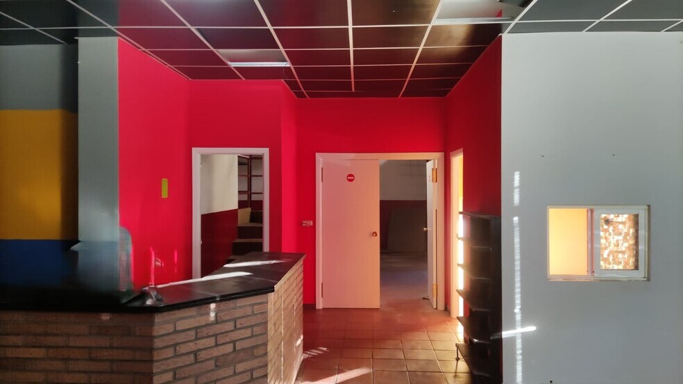 Local en Ponferrada en venta - Foto del edificio - Imagen 3 de 24