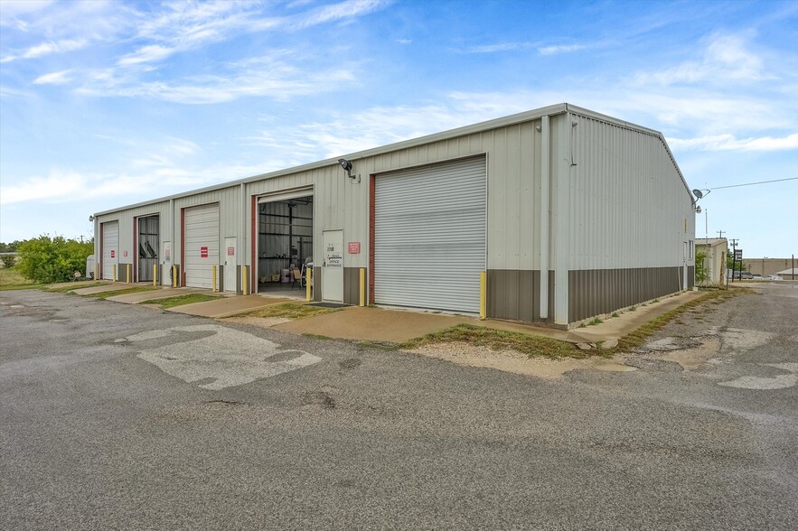 Industrial / Flex 40800 SF  Granbury, TX cartera de 6 inmuebles en venta en LoopNet.es - Foto del edificio - Imagen 2 de 130