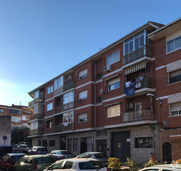 Calle Extremadura, 16, Colmenar Viejo, Madrid en venta - Foto del edificio - Imagen 2 de 2