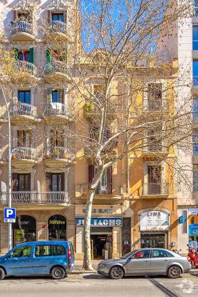 Local en Barcelona, Barcelona en venta - Foto del edificio - Imagen 2 de 2