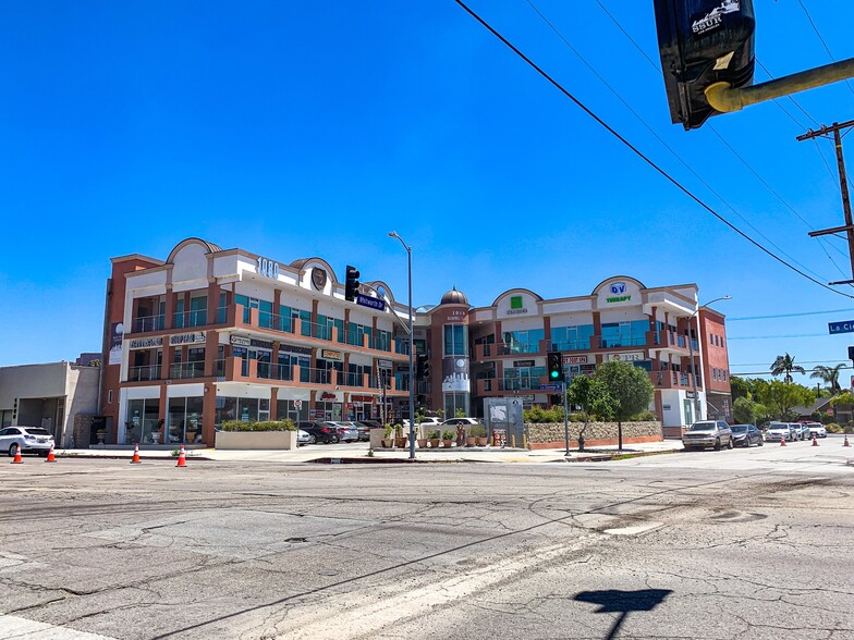 1080 S La Cienega Blvd, Los Angeles, CA en alquiler - Foto del edificio - Imagen 2 de 11