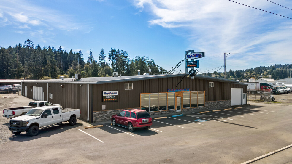 225 W Lockhart Ave, Coos Bay, OR en venta - Foto del edificio - Imagen 1 de 43