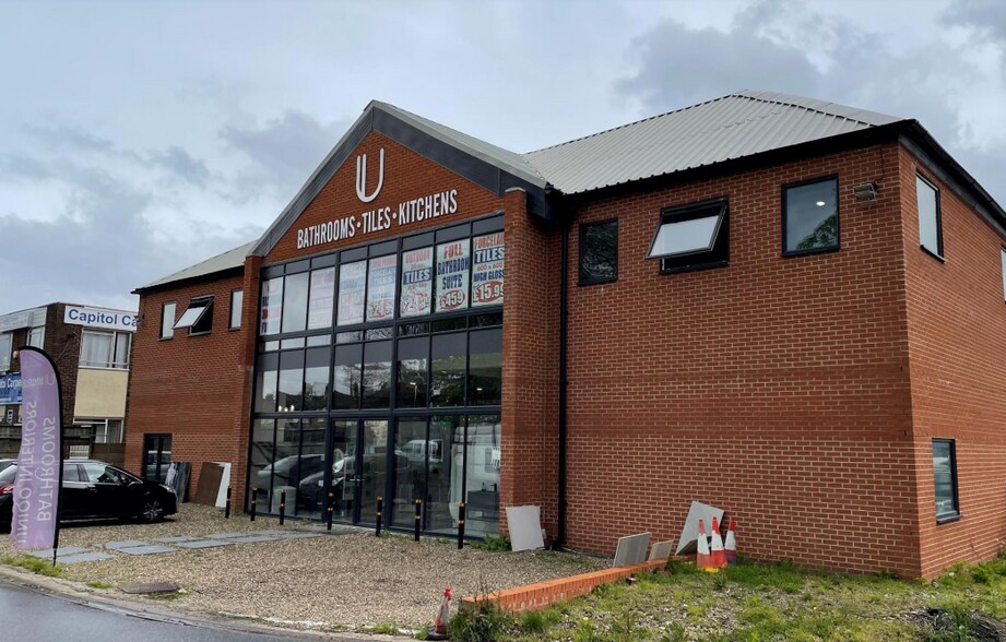 102 Beddington Ln, Croydon en venta - Foto principal - Imagen 1 de 2