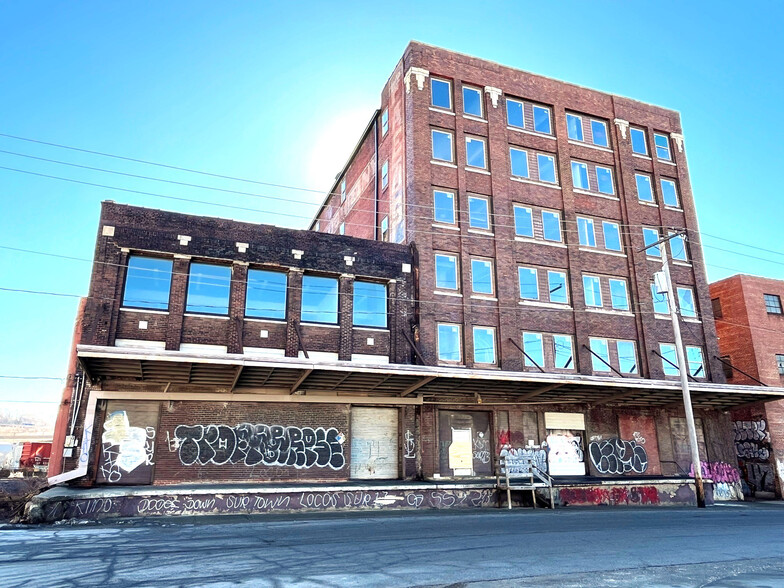 1127 W 8th St, Kansas City, MO en venta - Foto del edificio - Imagen 1 de 12