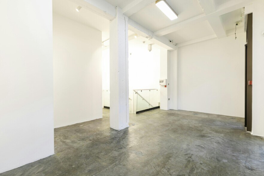 30-32 Grays Inn Rd, London en venta - Foto del edificio - Imagen 3 de 13