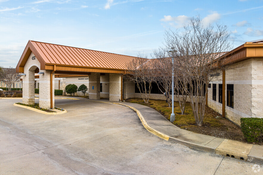 4352 N Josey Ln, Carrollton, TX en alquiler - Foto del edificio - Imagen 2 de 7