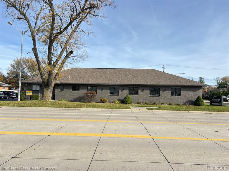 25630 Little Mack Ave, Saint Clair Shores, MI en alquiler - Foto del edificio - Imagen 1 de 7