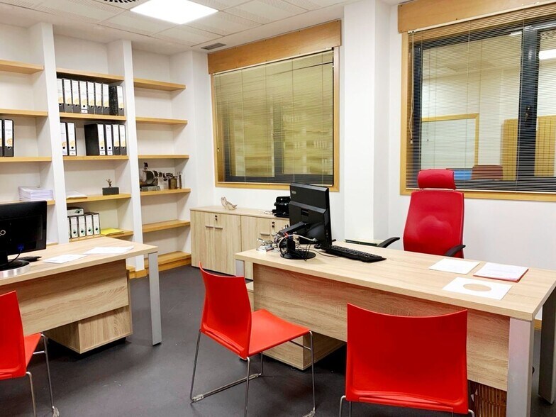 Local en Culleredo, La Coruna en venta - Foto del interior - Imagen 2 de 6