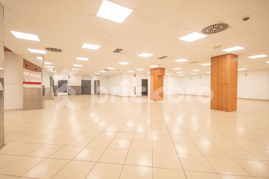 Local en Mataró, Barcelona en alquiler - Foto del interior - Imagen 3 de 17