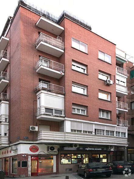 Calle De Canillas, 36, Madrid, Madrid en venta - Foto del edificio - Imagen 2 de 3