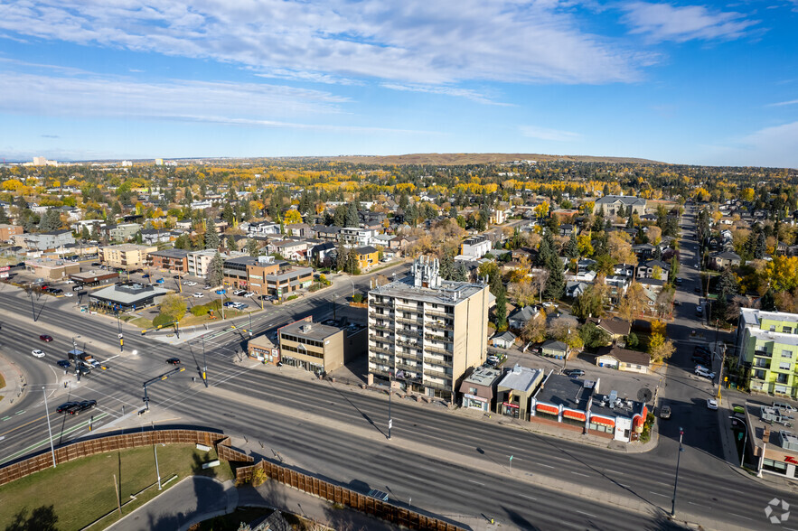 1026 16th Ave NW, Calgary, AB en alquiler - Vista aérea - Imagen 2 de 10