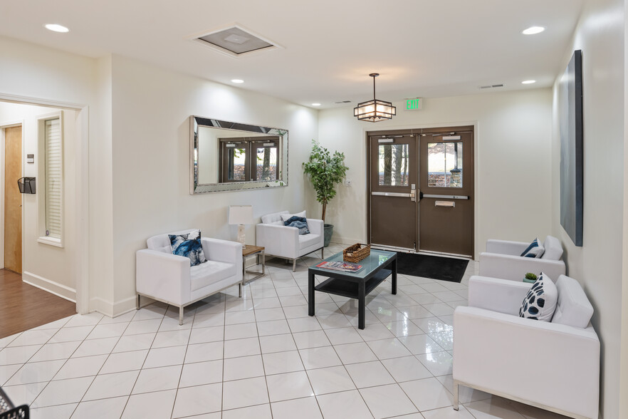 2081 Columbiana Rd, Birmingham, AL en alquiler - Matterport 3D Scan - Imagen 2 de 23