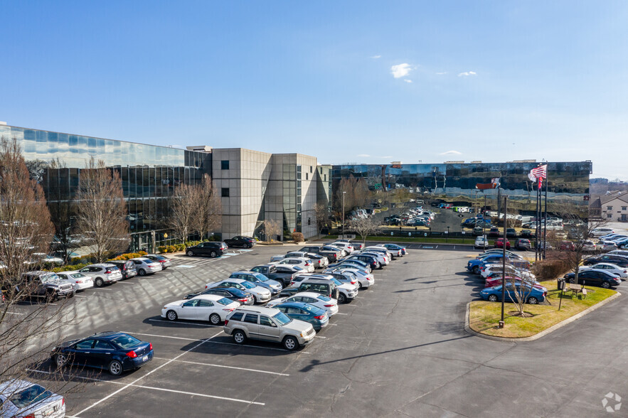 2451 Atrium Way, Nashville, TN en alquiler - Foto del edificio - Imagen 2 de 10