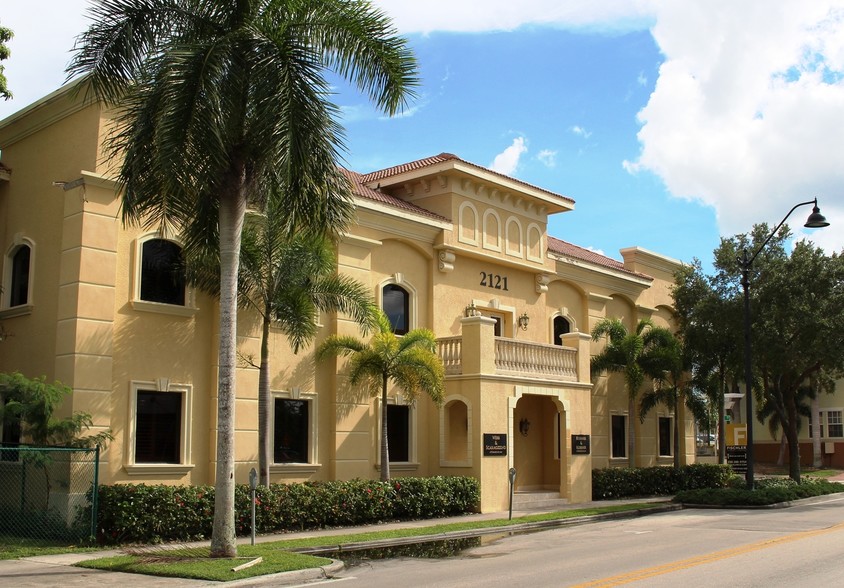 2121 W 1st St, Fort Myers, FL en alquiler - Foto principal - Imagen 1 de 8