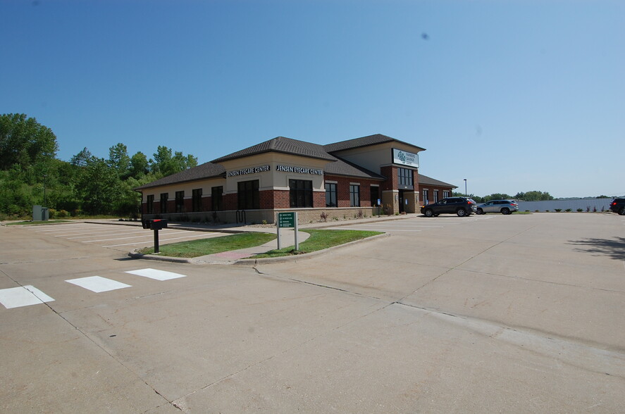 640 Highway 1 W, Iowa City, IA en alquiler - Foto del edificio - Imagen 2 de 51