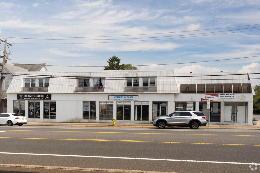 99-105 W Hoffman Ave, Lindenhurst, NY en venta - Foto del edificio - Imagen 2 de 4