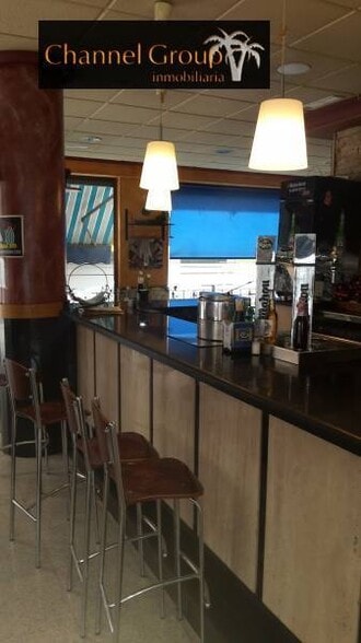 Local en Orihuela, Alicante en alquiler - Foto del edificio - Imagen 2 de 8