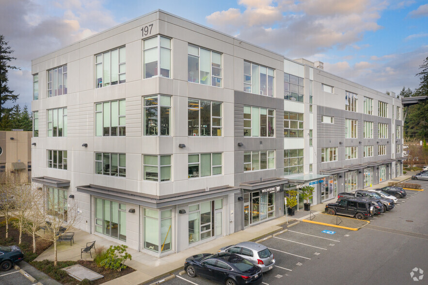 197 Forester St, North Vancouver District, BC en venta - Foto del edificio - Imagen 2 de 6