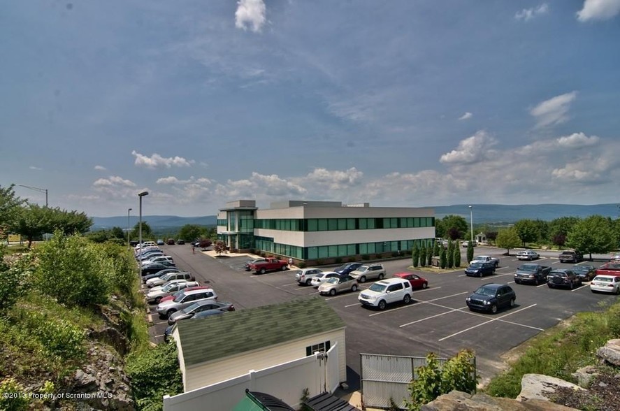 72 Glenmaura National Blvd, Moosic, PA en alquiler - Foto del edificio - Imagen 2 de 12