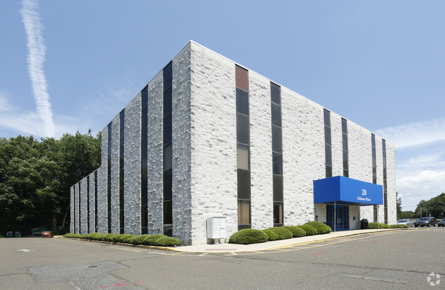 20 Gibson Pl, Freehold, NJ en alquiler - Foto del edificio - Imagen 3 de 4