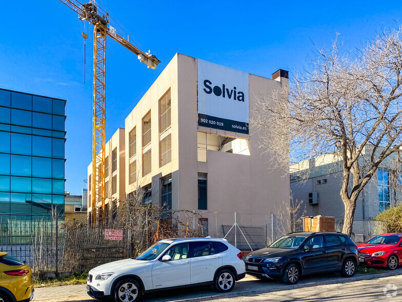 Ronda de Valdecarrizo, 37, Tres Cantos, Madrid en venta - Foto del edificio - Imagen 2 de 12