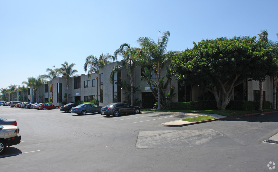 6310 Nancy Ridge Dr, San Diego, CA en alquiler - Foto del edificio - Imagen 2 de 5