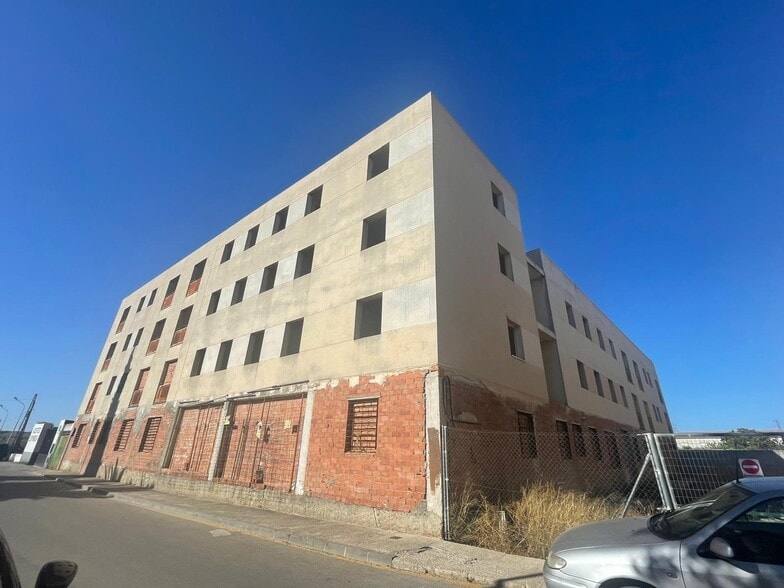 en Torredonjimeno, Jaén en venta - Foto del edificio - Imagen 3 de 15