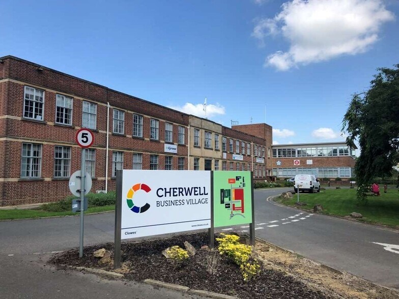 Southam Rd, Banbury en alquiler - Foto del edificio - Imagen 3 de 43