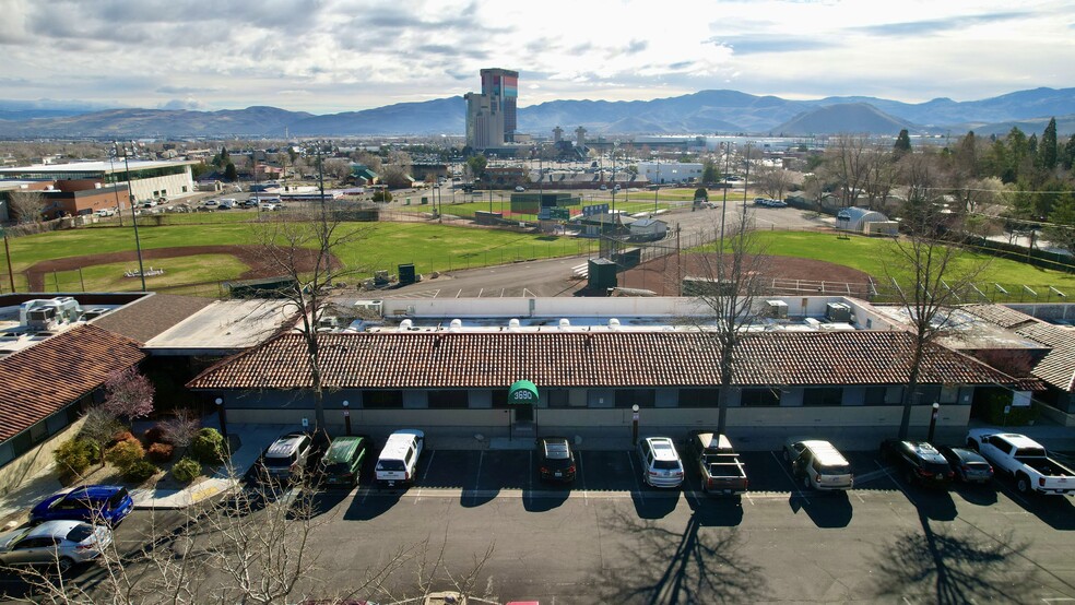 3690 Grant Dr, Reno, NV en alquiler - Foto del edificio - Imagen 2 de 14