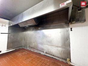 14525-14529 Vanowen St, Van Nuys, CA en alquiler Foto del interior- Imagen 2 de 6