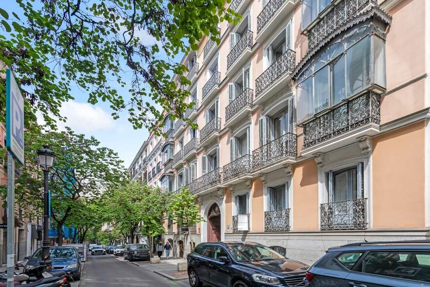Calle del Almirante, 9, Madrid, Madrid en venta - Foto del edificio - Imagen 2 de 7