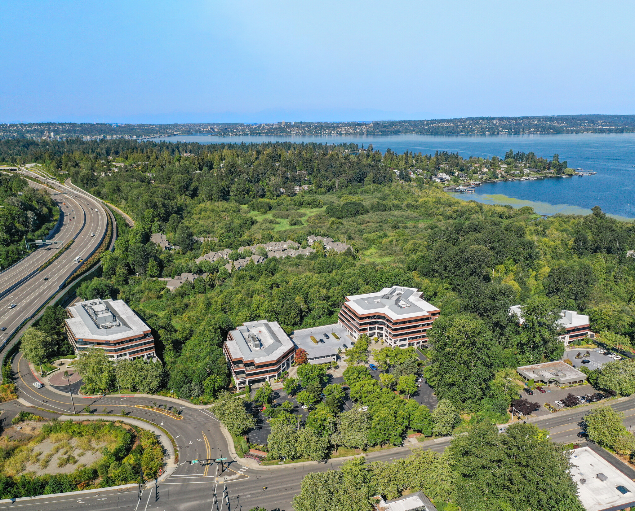 3933 Lake Washington Blvd NE, Kirkland, WA en alquiler Foto del edificio- Imagen 1 de 24